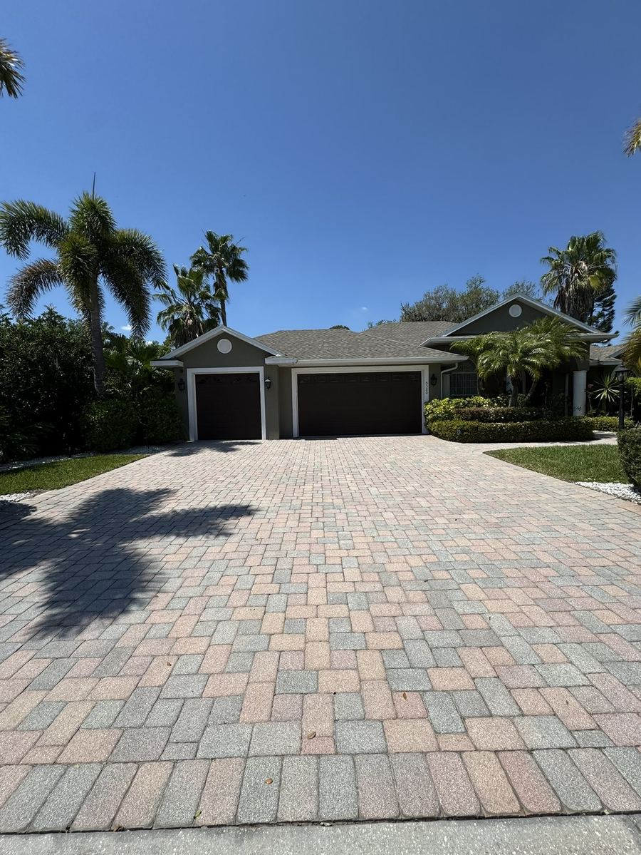 Paver Cleaning and Sealing in Bradenton, Florida